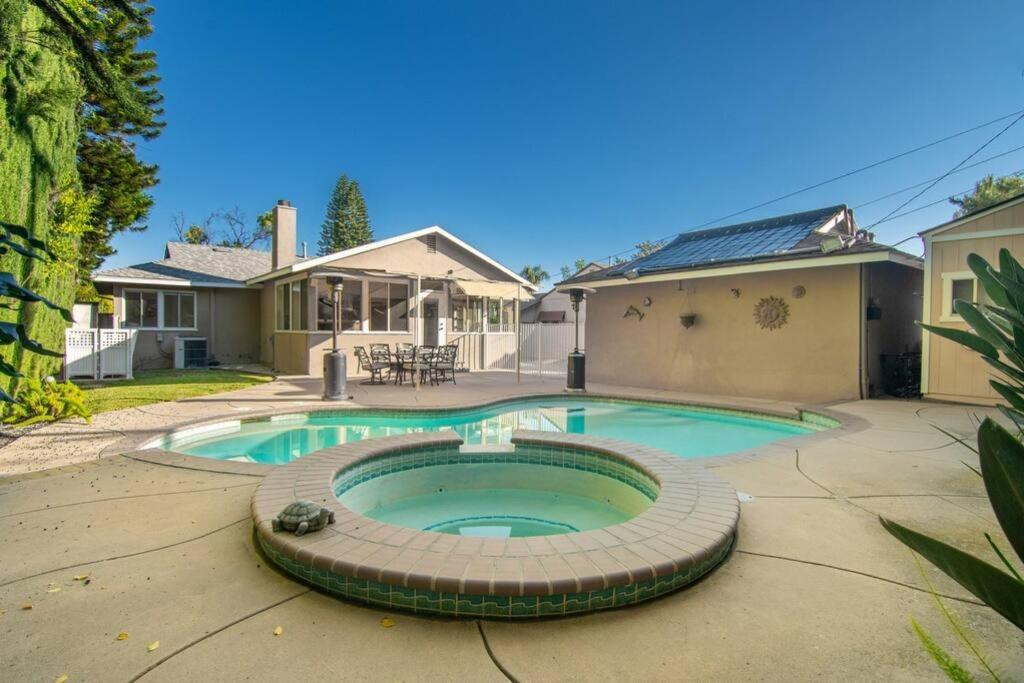 Large Home With Pool + Jacuzzi Los Ángeles Exterior foto